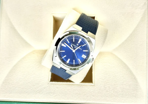 Vacheron Constantin Overseas — Ref. 4520V/210A-B128