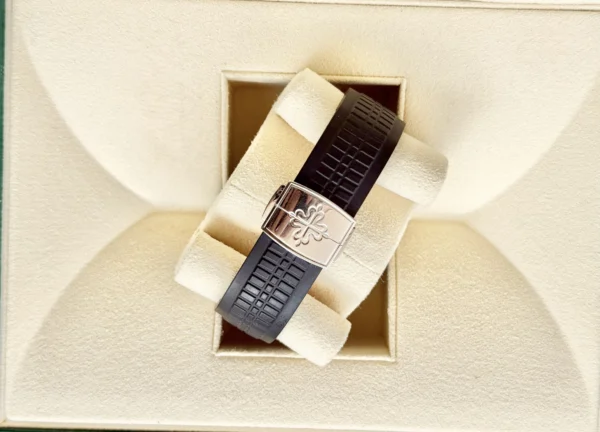 Patek Philippe Aquanaut — Ref. 5167A-001